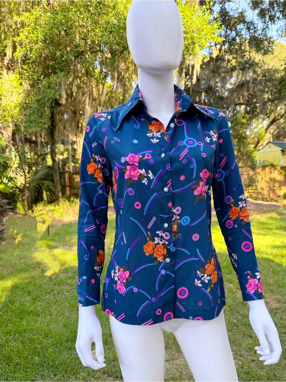 Vintage  70s GIS Blue Floral Abstract Blouse Point Collar Polyester Top Size Sma